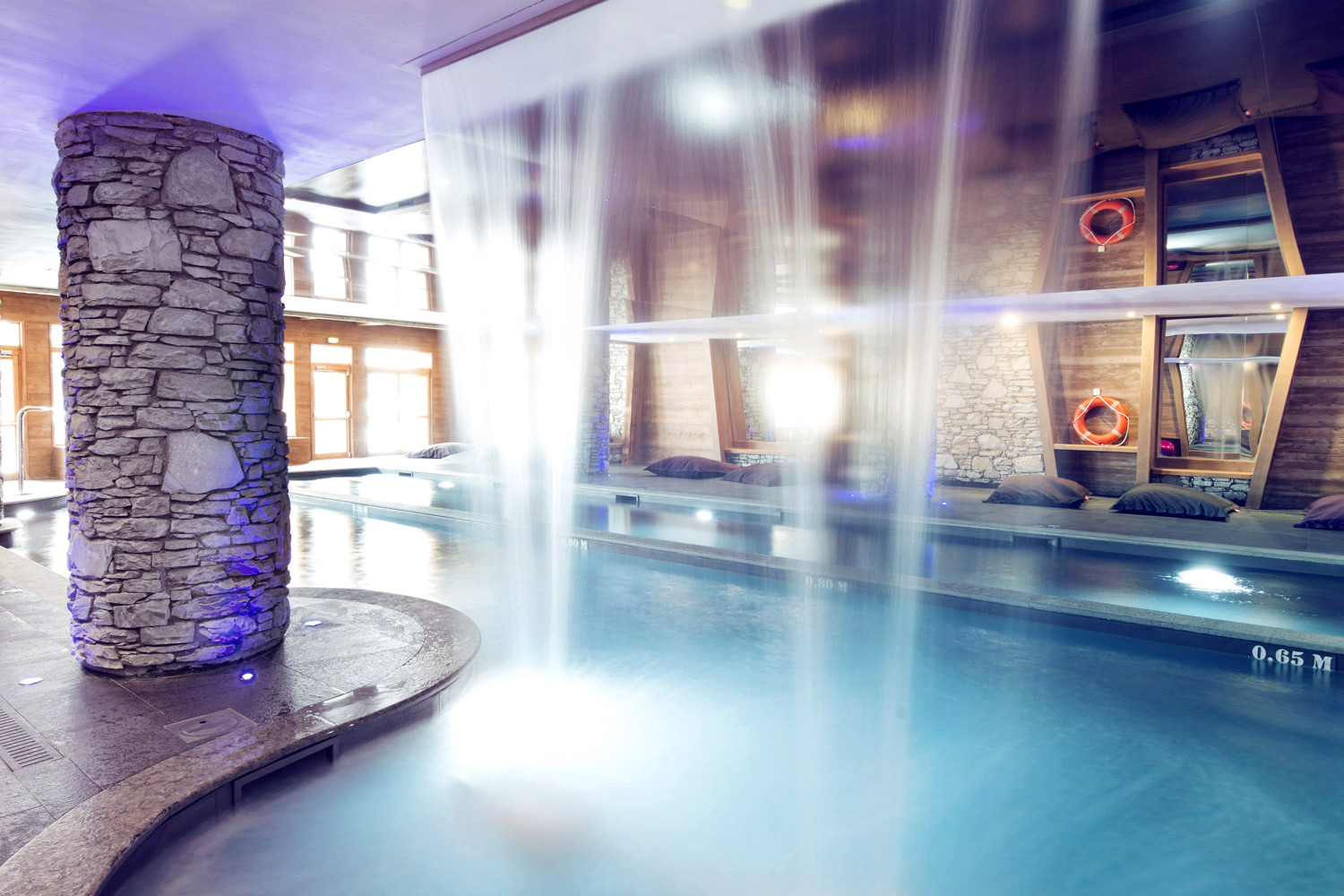 piscine interieur hotel sur-mesure